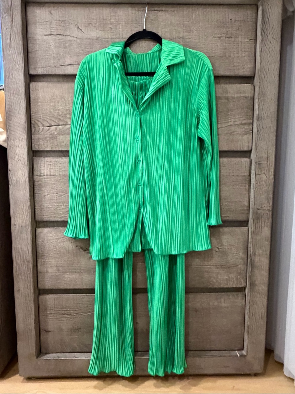 Green Pleated Two-Piece Set- size SMALL- NWOT